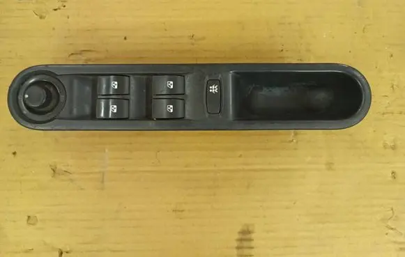 Renault Espace - Grand espace IV Electric window control switch 8200328425