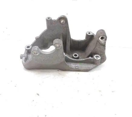 Mitsubishi Outlander Power steering pump mounting bracket 4450A179