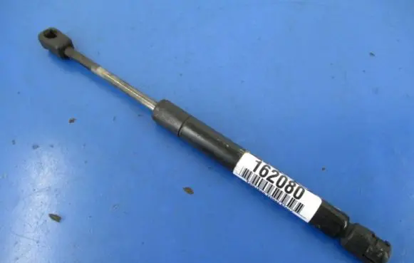 BMW 3 E30 Shock absorber/damper mounting bracket 