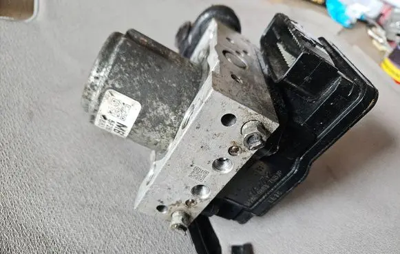 Honda HR-V ABS Pump T8MG3 5F26E0883 7SJP