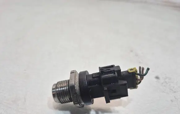 Hyundai Santa Fe Fuel pressure sensor 0281006035