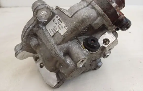 Mercedes-Benz E W213 Fuel injection high pressure pump A6540700001