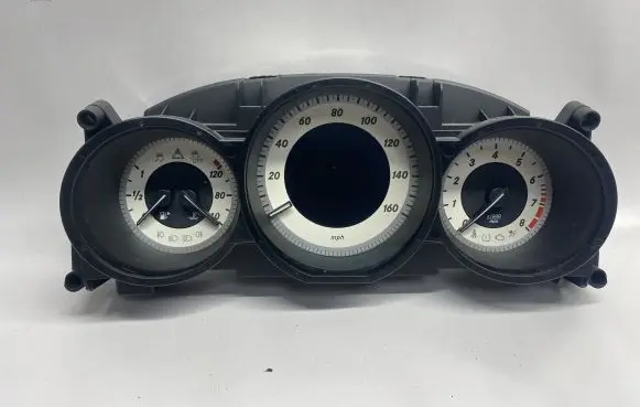 Mercedes-Benz CLS C218 X218 Speedometer (instrument cluster) A2189006102