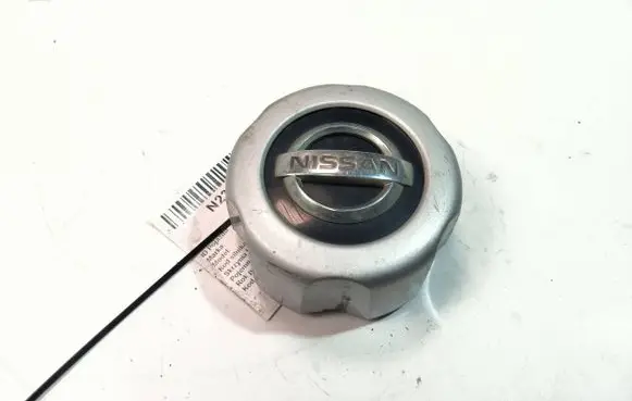 Nissan Navara R15 wheel hub/cap/trim 40342