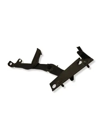 Audi A4 S4 B8 8K Fender mounting bracket 8K0821135B