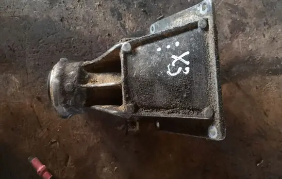 BMW X3 E83 Front differential bracket 