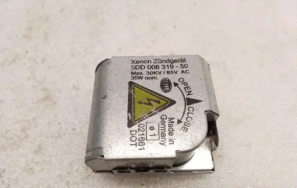 BMW X5 E53 Headlight ballast module Xenon 5DD00831950