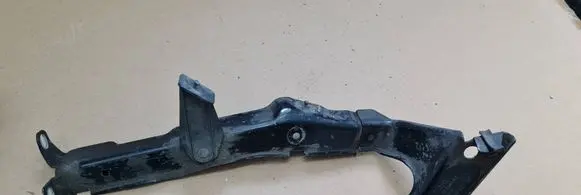 Audi A4 S4 B8 8K Fender mounting bracket 8K0821135C