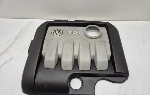 Volkswagen Golf V Engine cover (trim) 03G103925BL 03G103925BR