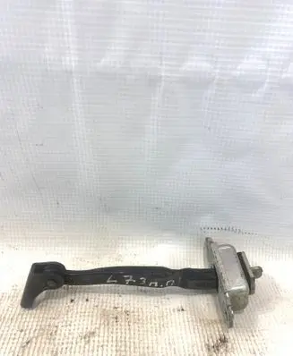 Nissan X-Trail T31 Front door check strap stopper