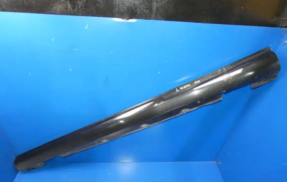 Mercedes-Benz C AMG W204 Sill/side skirt trim 