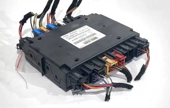 Volkswagen Touareg I Other control units/modules 7L6937049K