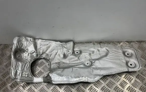 BMW 5 G30 G31 G38 Heat shield in engine bay 7377983