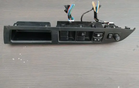 Subaru XV Electric window control switch 83071FJ030