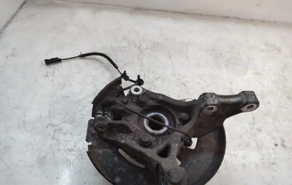 Opel Zafira C Front wheel hub