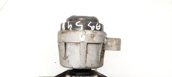 Ford Mondeo Mk III Engine mount bracket
