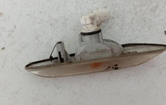 BMW 3 E90 E91 Front fender indicator light 6939816