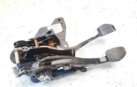 Citroen C5 Clutch pedal 9666945680 13592 966694568013592