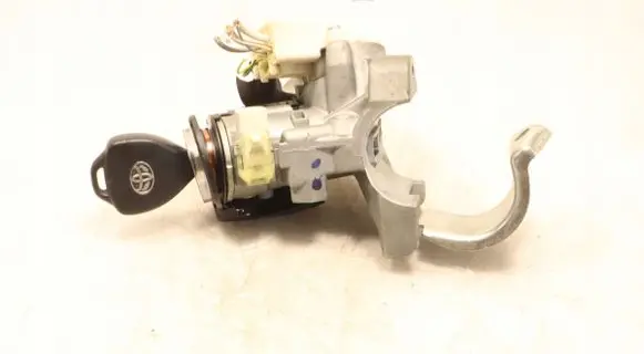 Toyota Avensis T270 Ignition lock