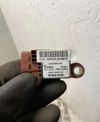 Volvo S40, V40 Airbag deployment crash/impact sensor 30613043A E031895148 E0389