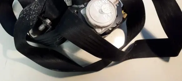 Mazda 5 Front seatbelt E40434086 T89334T