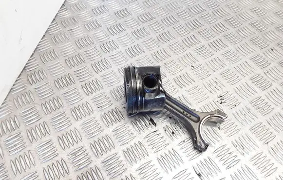 BMW X3 E83 Piston with connecting rod