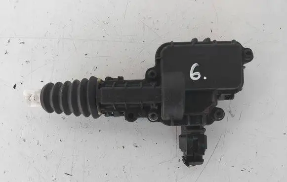 Engine bonnet/hood lock/catch