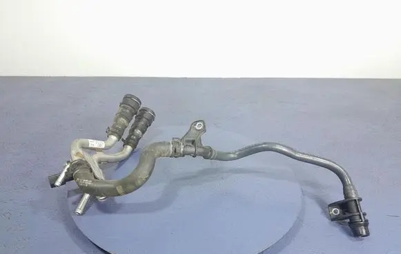Engine coolant pipe/hose