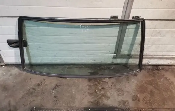 BMW 5 E28 Rear windscreen/windshield window 