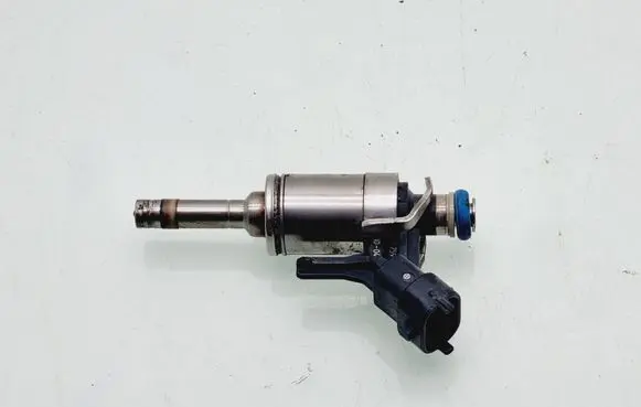 BMW 1 F20 F21 Fuel injector 7591623