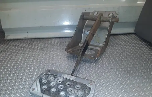 Ford Explorer Brake pedal 