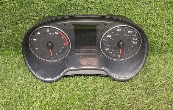 Audi A3 S3 8V Speedometer (instrument cluster) 8V0920960B