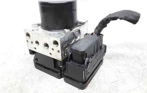 Volvo XC60 ABS Pump 30681619