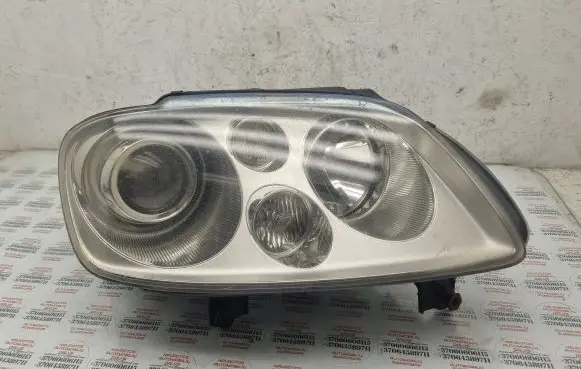 Volkswagen Touran I Headlight/headlamp 1T0941032F
