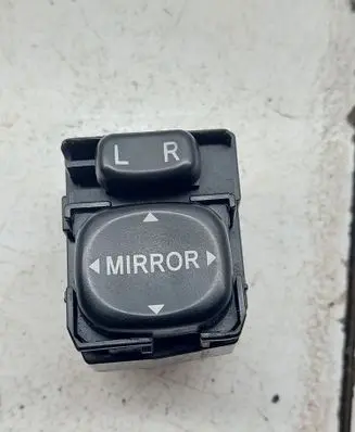 Toyota Corolla Verso E121 Wing mirror switch 183574