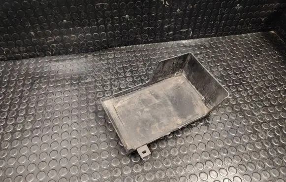 Peugeot 4007 Battery tray 8201a004