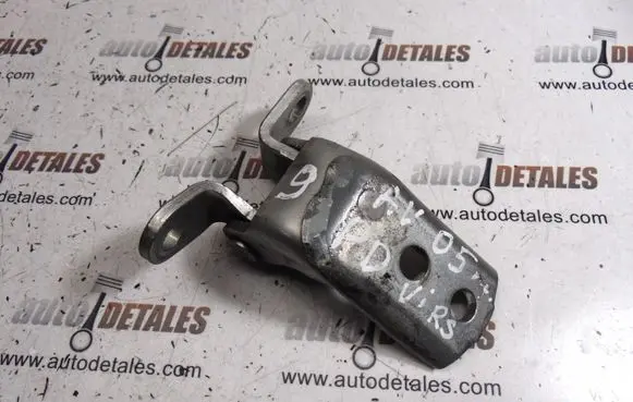 Toyota Avensis T250 Front door upper hinge