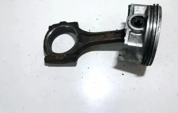 Subaru Legacy Piston with connecting rod