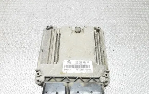 Volkswagen Golf V Engine control unit/module 03G906016CB 0281011900