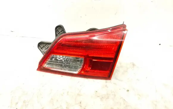 Subaru Outback Tailgate rear/tail lights 13220072