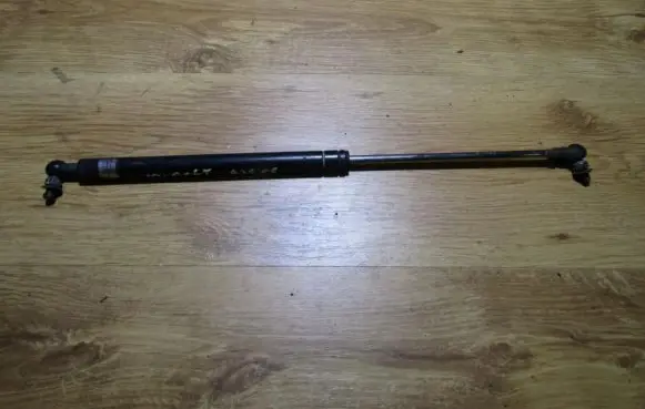 Mitsubishi Colt Tailgate/trunk strut/damper