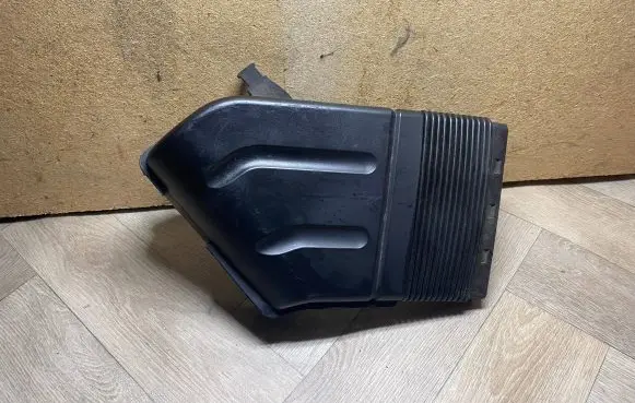 Audi A4 S4 B6 8E 8H Air intake duct part 8E0129617D 8E0129617