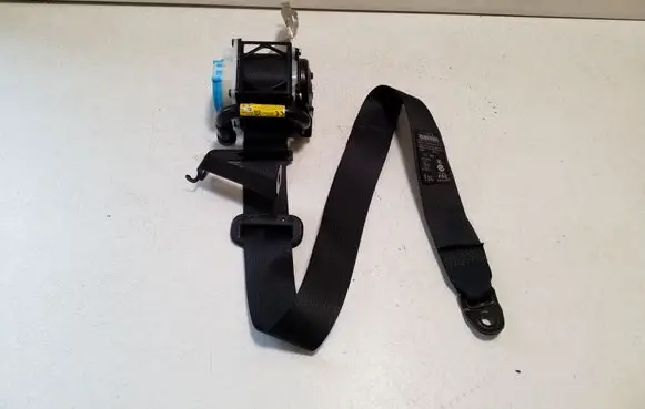 Rear seatbelt