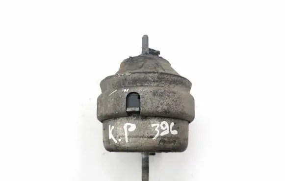 Volkswagen PASSAT B5 Engine mount bracket 8D0199379J