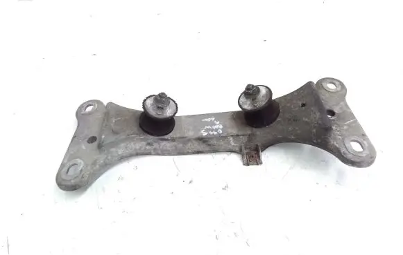 BMW 1 E81 E87 Gearbox mounting bracket 6778058