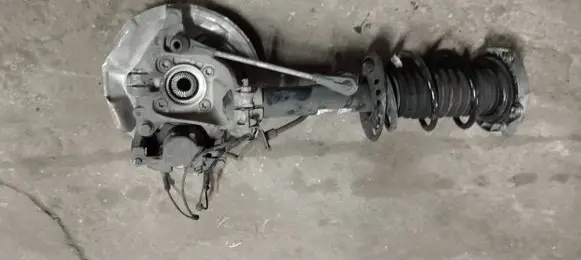 BMW 1 F40 Front wheel hub spindle knuckle 6876645 6877057
