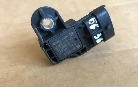 Opel Insignia A Air pressure sensor 55568175