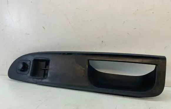 Volkswagen PASSAT B6 Electric window control switch 3C1867171A