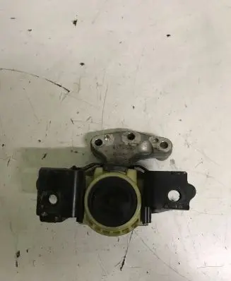 Citroen C3 Picasso Engine mount bracket 9683181180