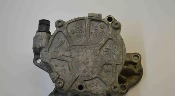 Volkswagen PASSAT B7 Vacuum pump 03L145100